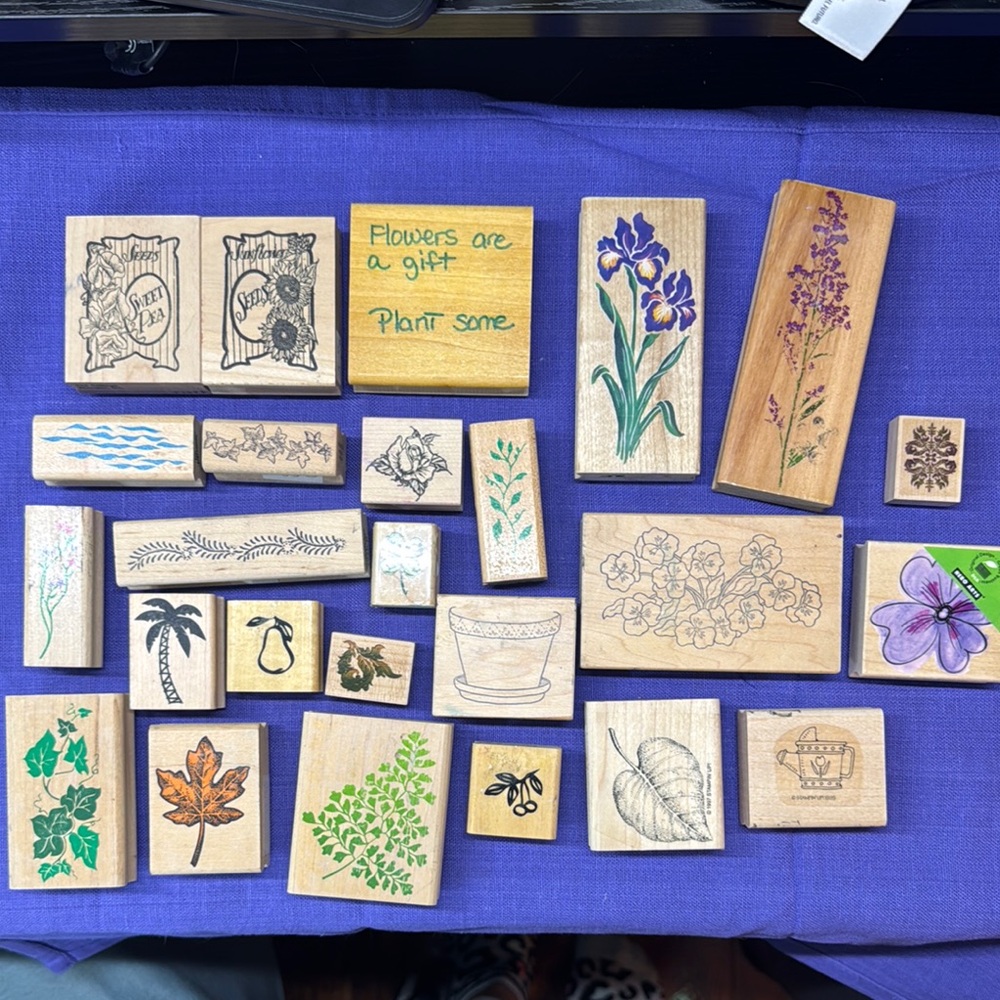 Wooden Rubber Stamp Set with Floral and Nature Designs